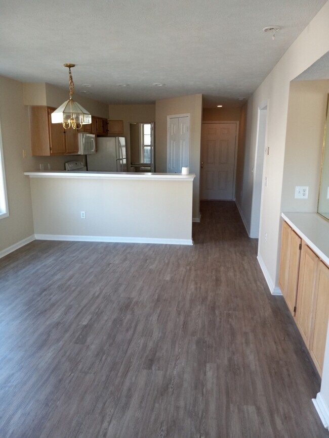 Foto del edificio - 589 Blue River Ct