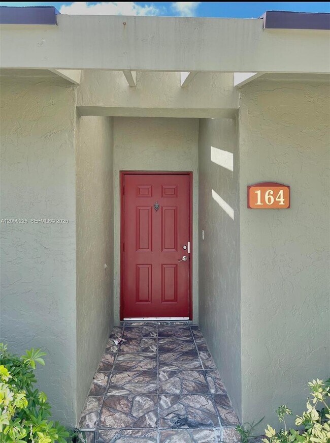 Foto del edificio - 164 Meadows Dr