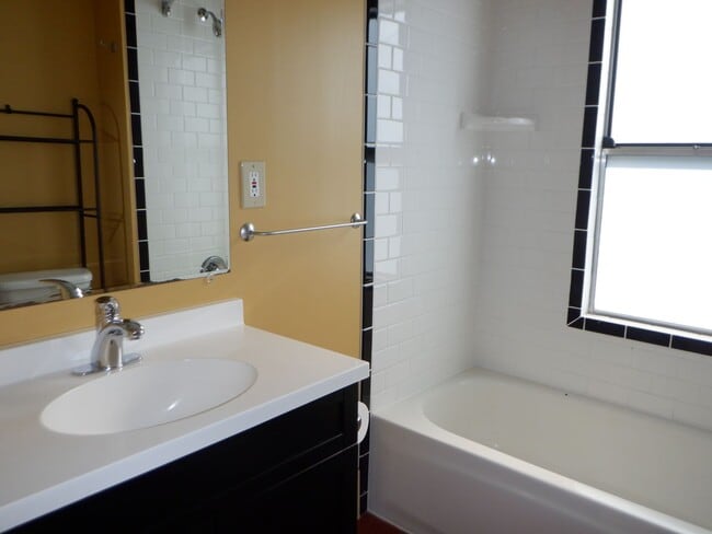Foto del edificio - Historic Downtown Bend 1 Bed/1 Bath - NW G...