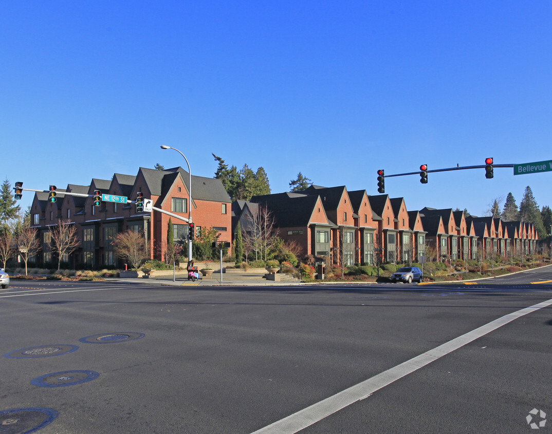 Primary Photo - Bellevue Brownstones
