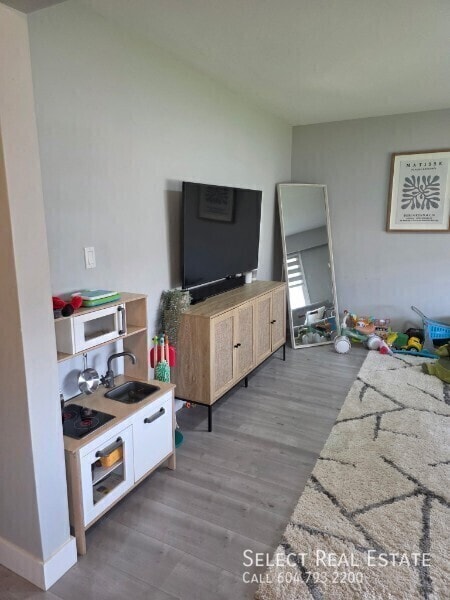 Building Photo - 9766 Feniak St