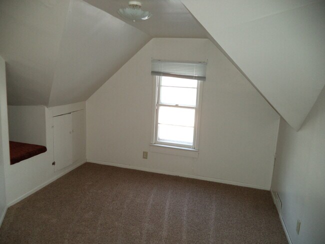 Building Photo - 433 3rd Avenue NW