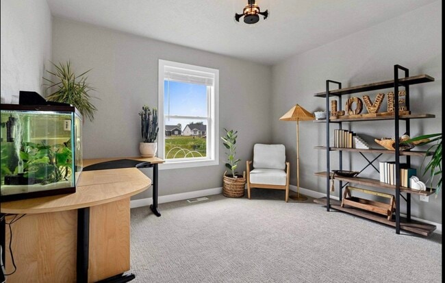 This room has now been redecorated with a full sized bed. Photo coming soon - 1257 Mountain Bay Dr
