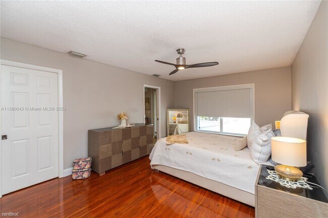 Foto del edificio - 4 br, 2.5 bath House - 10211 Caracas St