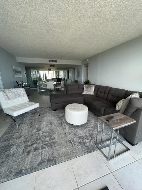 Building Photo - 5600 N Flagler Dr