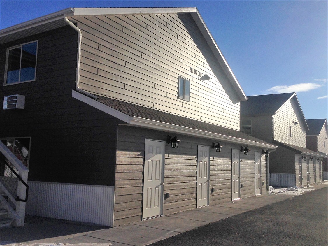 Primary Photo - 2190 Gold Ave