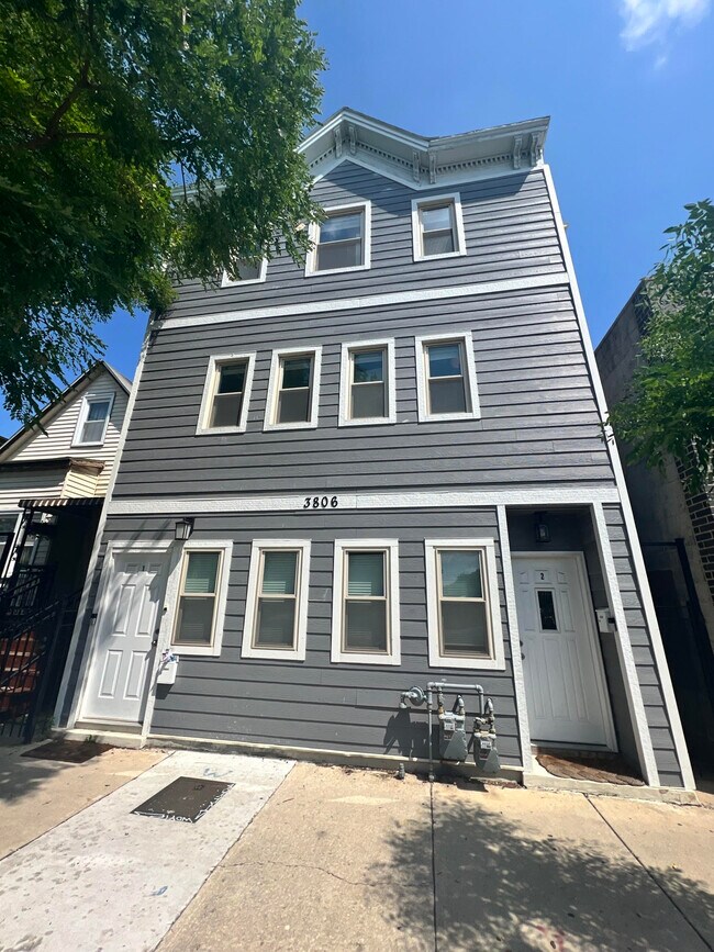 3806 W Armitage Ave, Chicago, IL 60647 Apartments in Chicago, IL