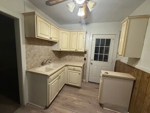 Building Photo - 3935 E 147th St