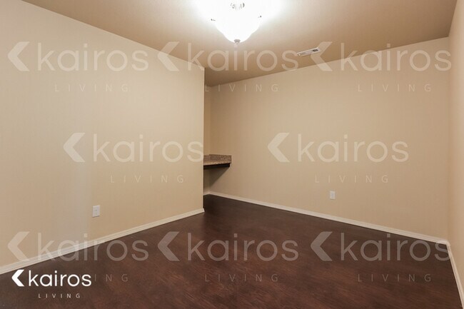 Foto del edificio - 5005 Thomas Street Unit B