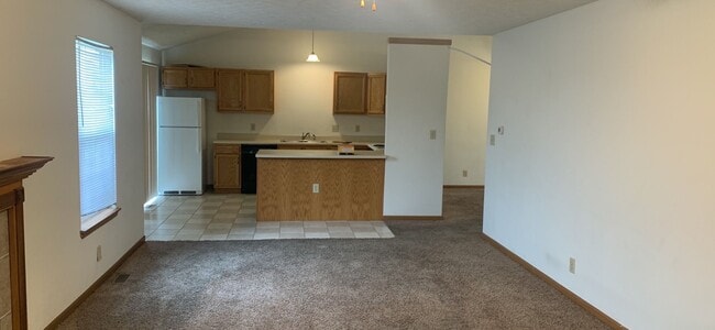 Building Photo - 3117