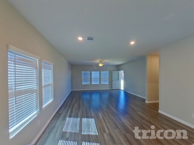 Building Photo - 6124 Tawakoni Ln
