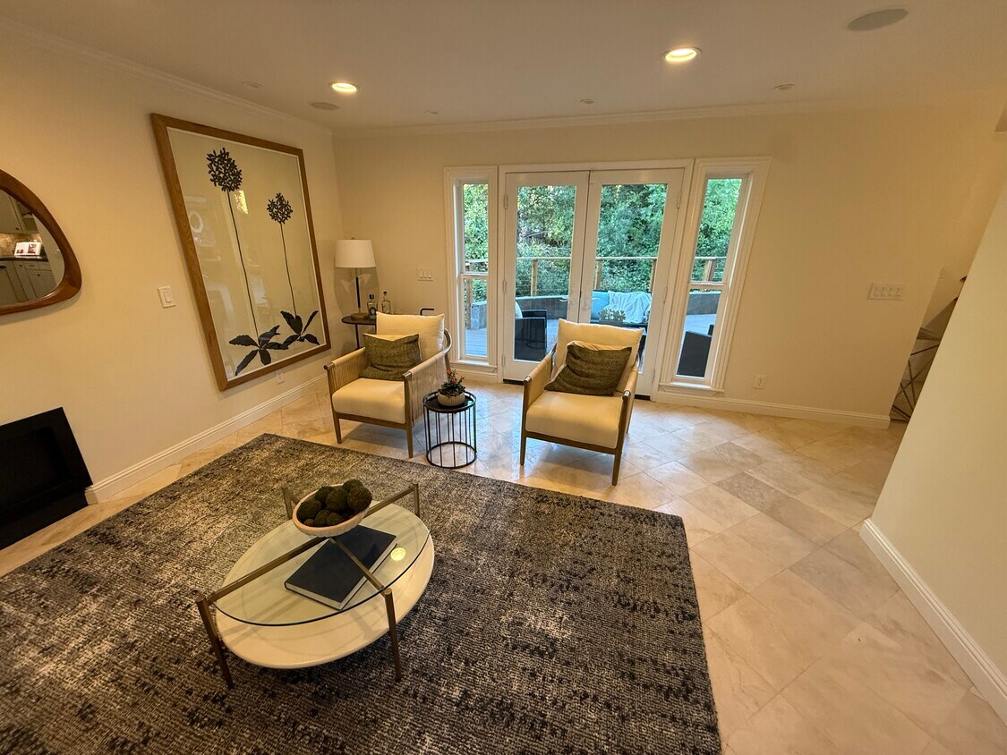 Living room - 707 Matadero Ave