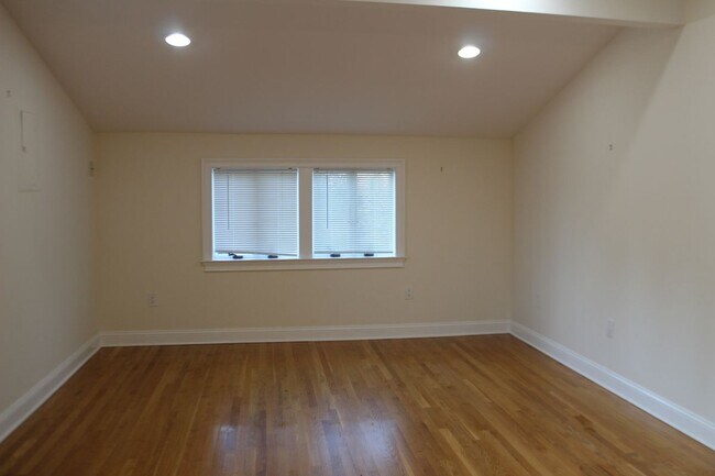 Foto del edificio - 58 Mahopac Ave