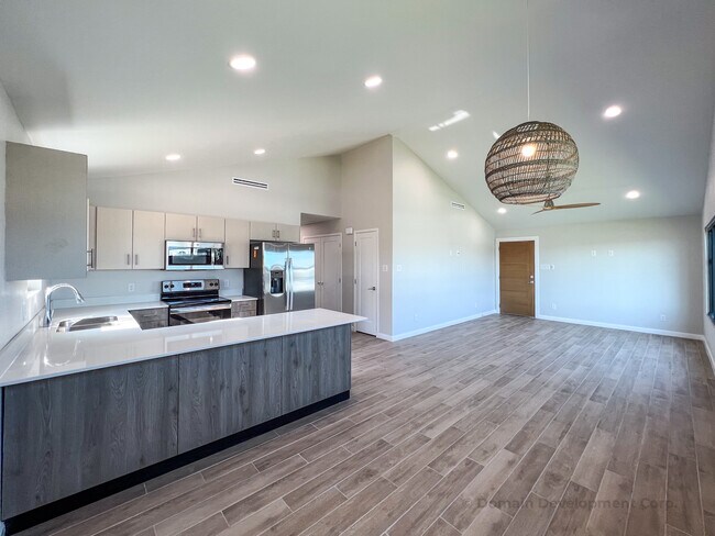 Foto del edificio - 2705 Woodpecker Rd