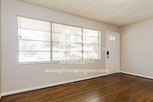 Foto del edificio - 6825 6th Ave S