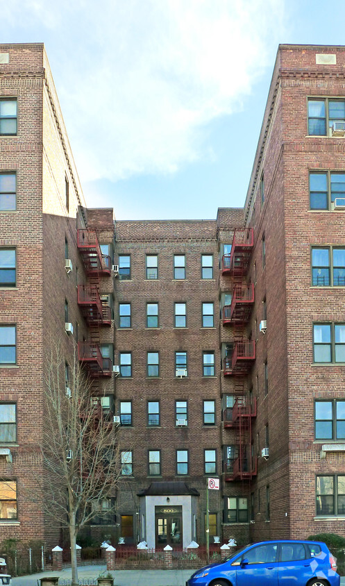 Building Photo - 800 Greenwood Avenue