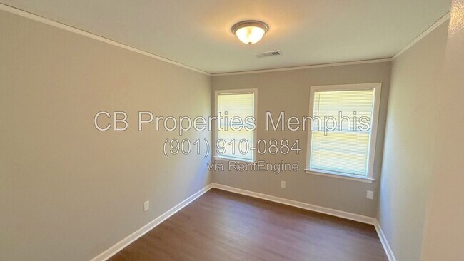 Building Photo - 1570 Jay Cove