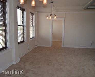 Building Photo - 320 6th St