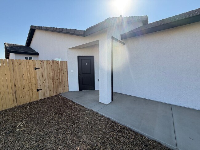 Foto del edificio - 9007 Canyon St