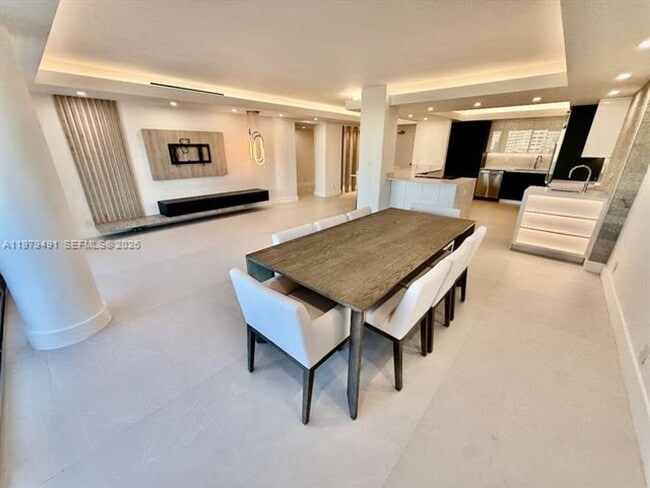 Foto del edificio - 900 Bay Dr