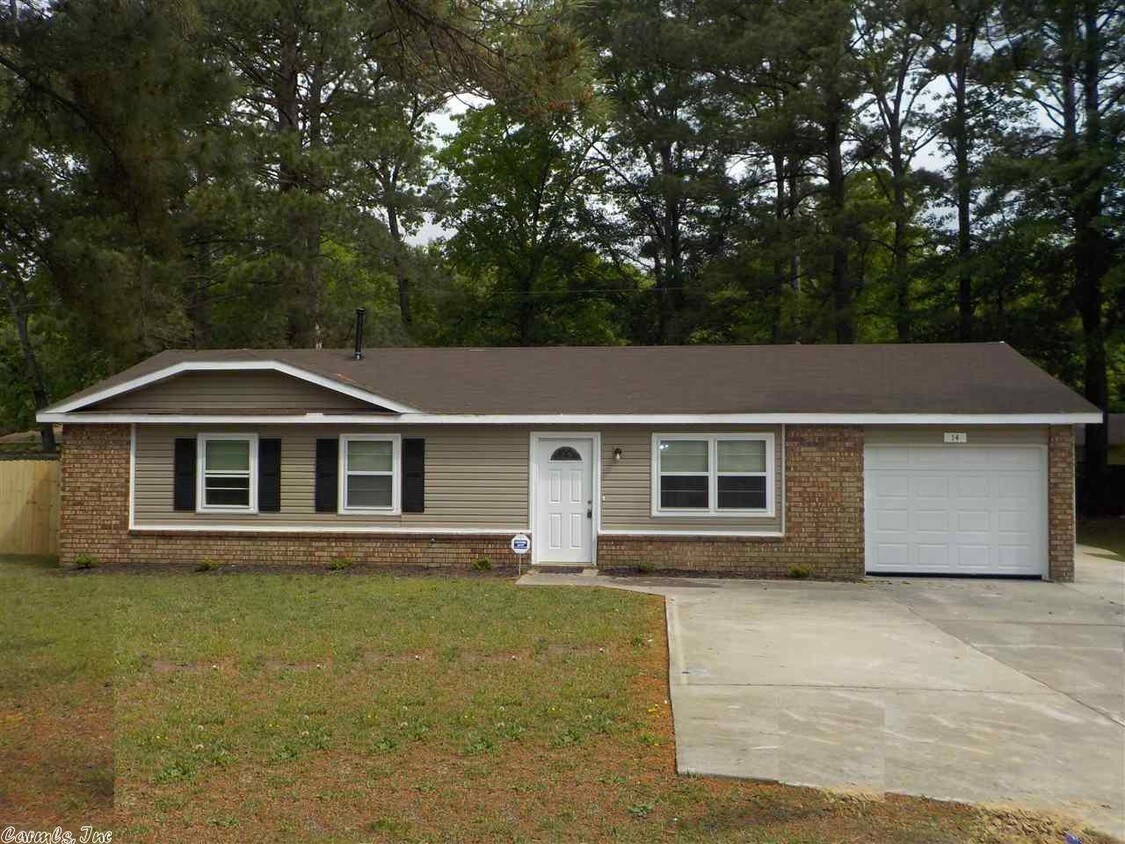 Primary Photo - 14 Dee Ct