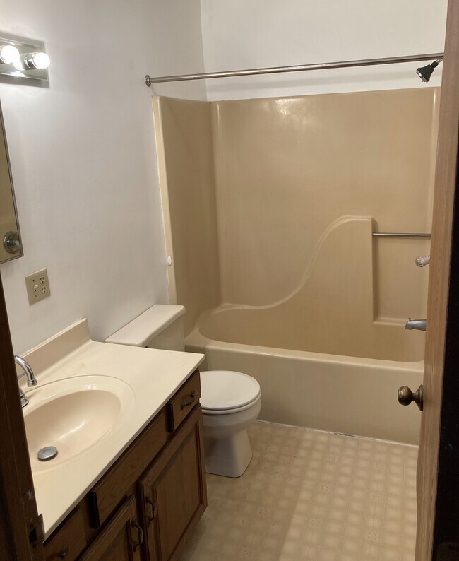 Foto del edificio - 107 S Van St