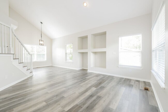 Building Photo - Newly update 4 bed/2.5 Bath in Parker