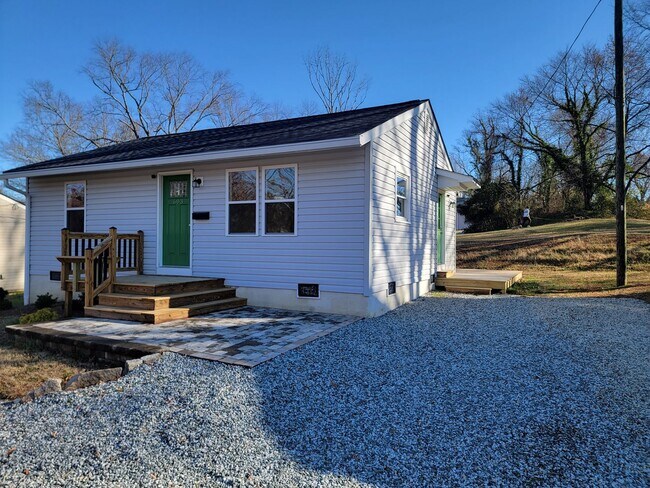 Foto del edificio - 2 Bedroom 1 Bathroom House