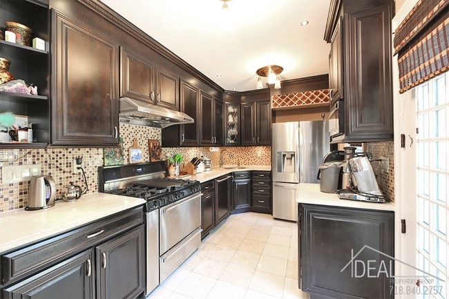 Foto del edificio - 221 79th Street #TownhouseR