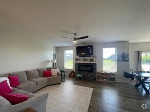 Building Photo - 2115 Hedgeapple Rd