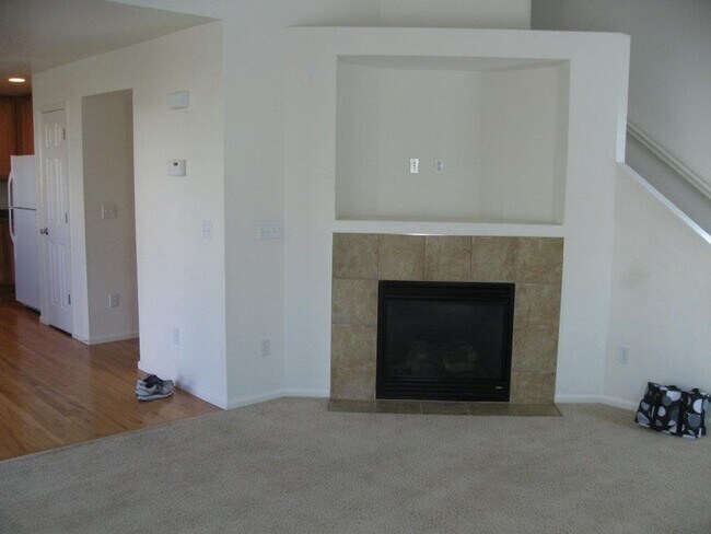 Building Photo - Beautiful Springs Ranch Home!