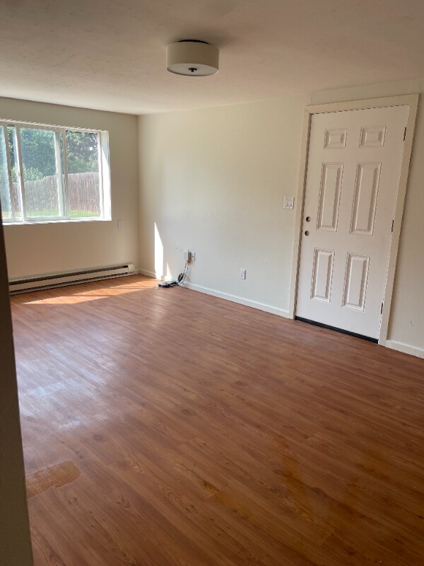 Foto del edificio - 705 1/2 Hidden Ln