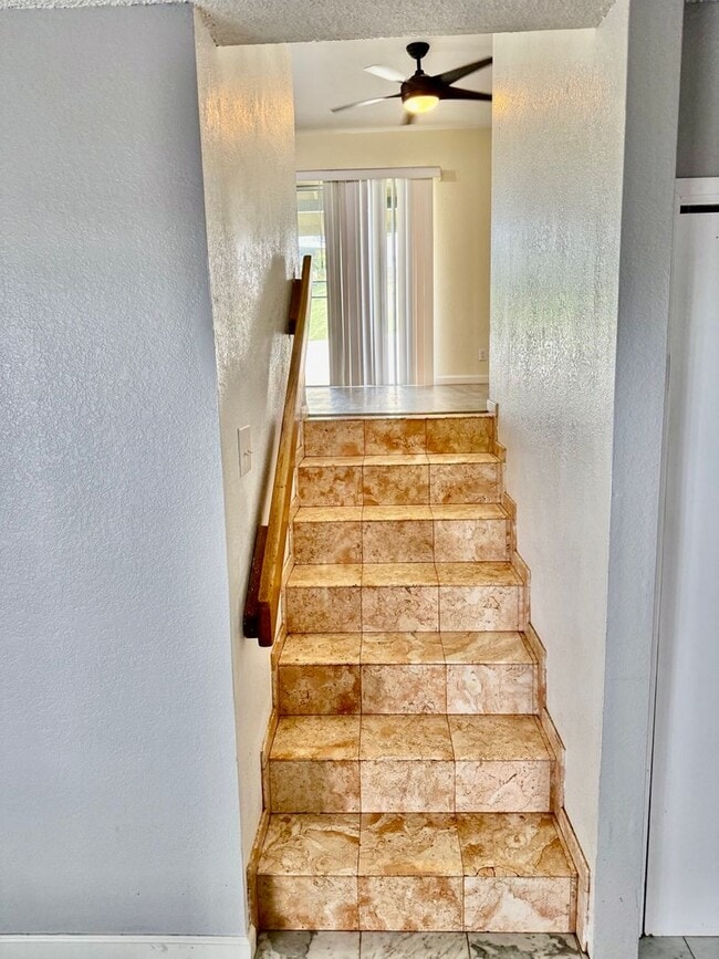 Building Photo - Palehua Hillside Community/4 BD/2.5 BA/2 PK