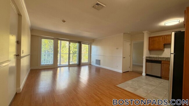 Building Photo - 12 Westgate Dr