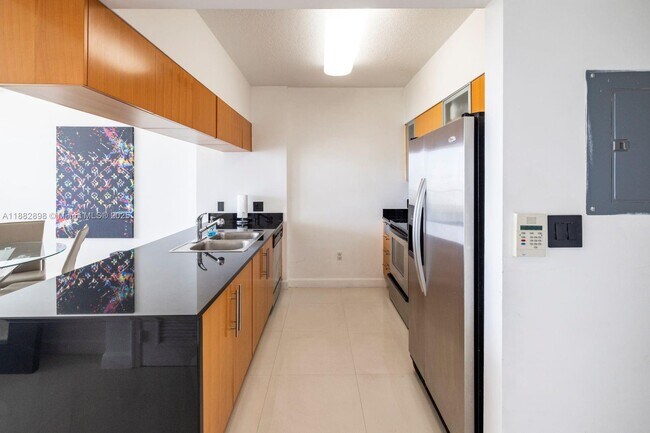Foto del edificio - 1750 N Bayshore Dr