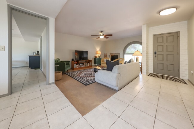 Building Photo - 6532 N Burro Creek Pl