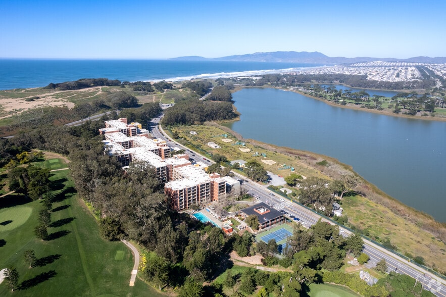 Lakewood Apartments at Lake Merced