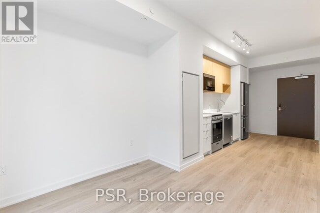 Building Photo - 4365 Bloor St W