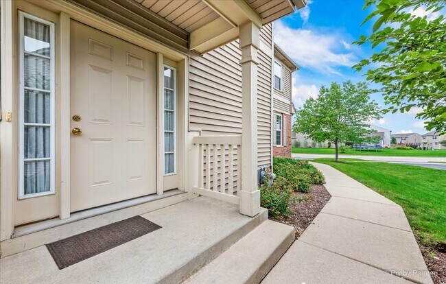 Foto del edificio - 738 Oak Hollow Rd