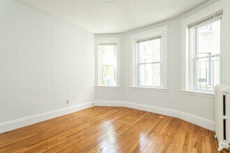 Building Photo - 49 Worthington St