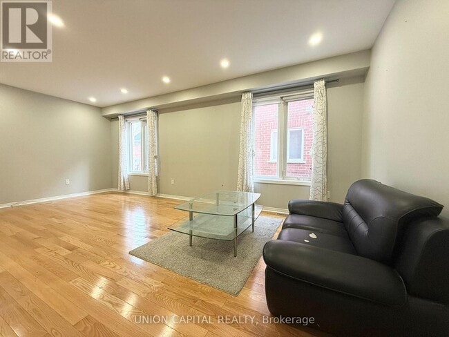 Building Photo - 92 Guinevere Rd