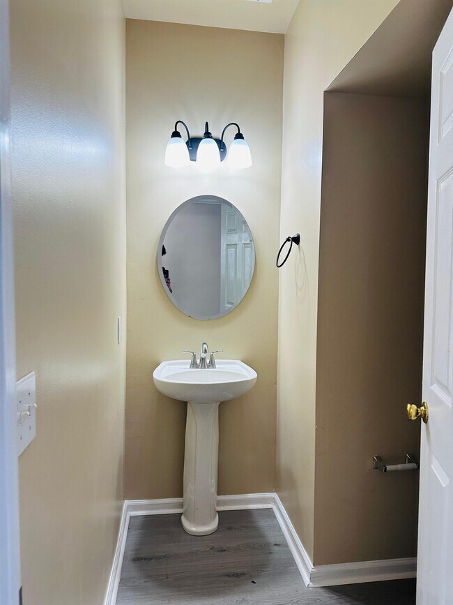 Foto del edificio - 9452 Willow Tree Ln