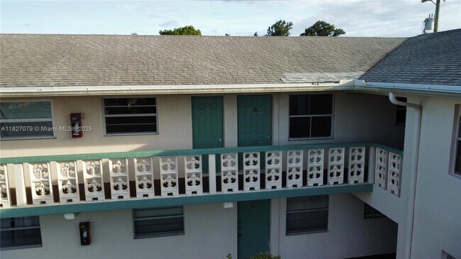 Building Photo - 250 NE 40th St