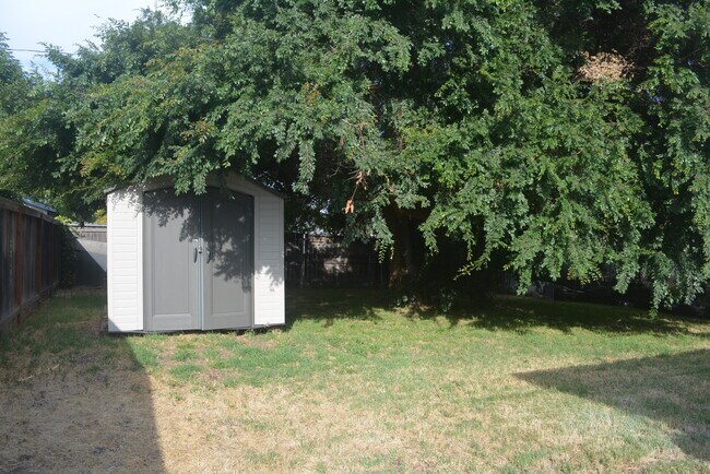 Foto del edificio - 15703 Palo Alto Ave