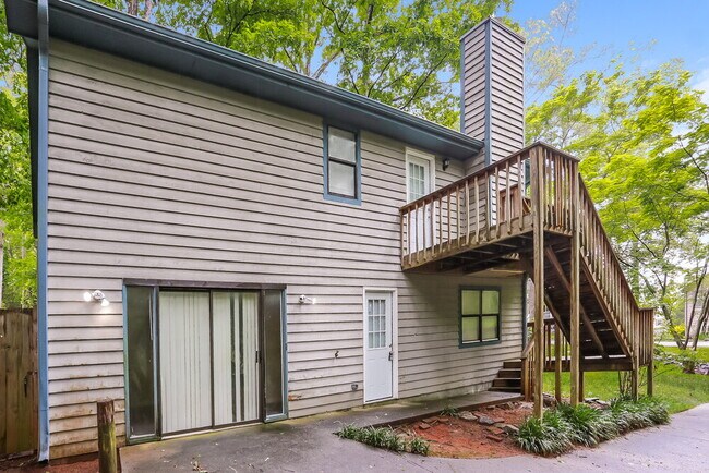 Building Photo - 4440 Cary Dr SW