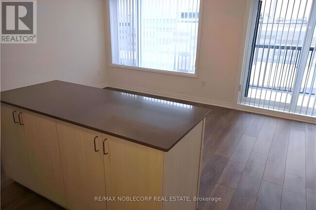 Building Photo - 155 William Duncan Rd