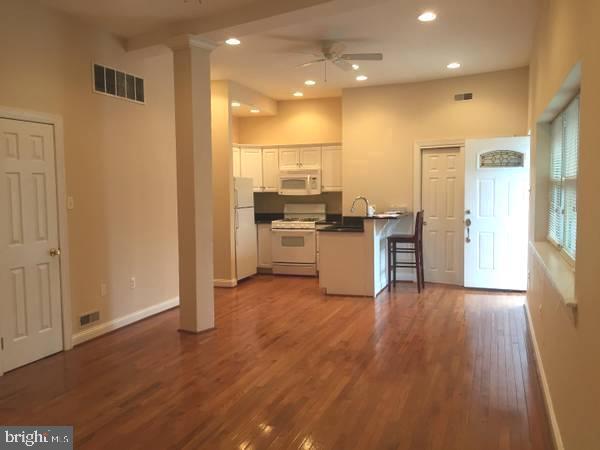 Primary Photo - 4620 Umbria St