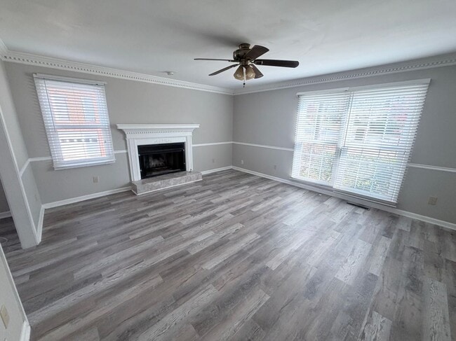 Foto del edificio - 9073 Carroll Manor Dr