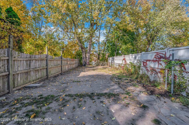 Building Photo - 1515 Meylert Ave
