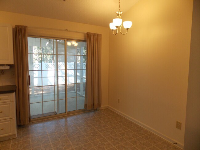 Foto del edificio - 716 Lilly Naz Ln